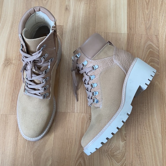 DolceVita Booties - Picture 3 of 12